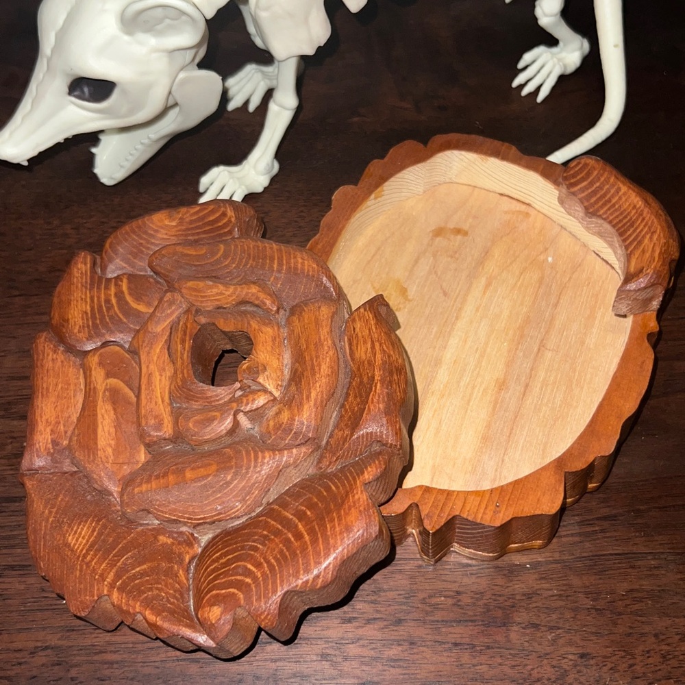 Handmade HandCarved Wood Oak Tree Rustic Wooden Coaster Trinket Box Rose Flower